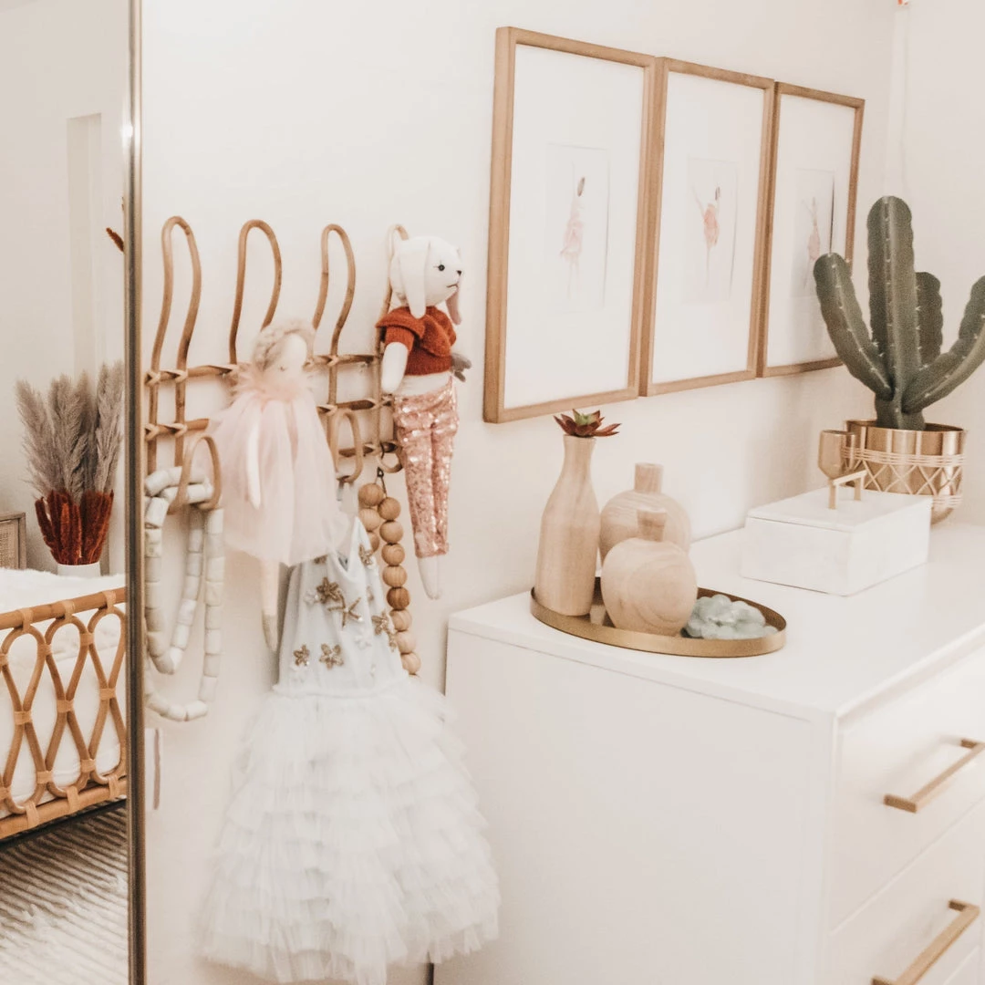 Kate And Laurel Asher Frame Best Sellers