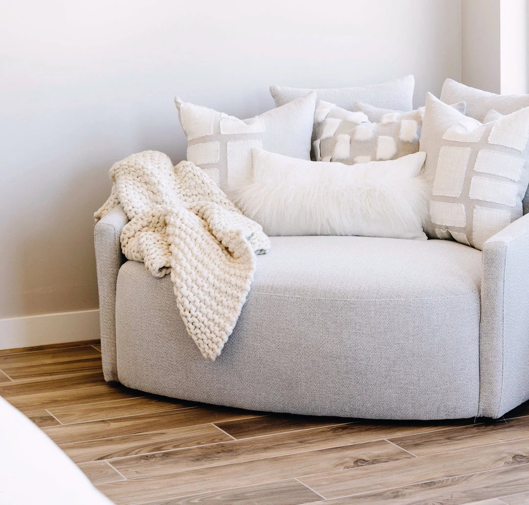 V Rugs & Home Savion Lumbar Pillow Best Sellers