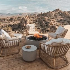 V Rugs & Home Summer Indoor/Outdoor Pillow New Outdoor