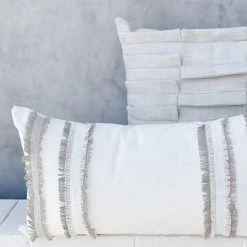 V Rugs & Home New Outdoor Tania Indoor/Outdoor Lumbar Pillow