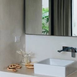 CREATIVE CO OP Tear Drop Strand