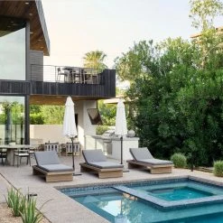 Safavieh Ennis Outdoor Umbrella