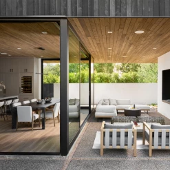 Fourhands New Outdoor Zander Outdoor Bench